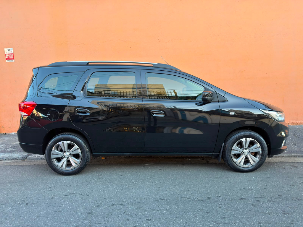 Chevrolet Spin Preto