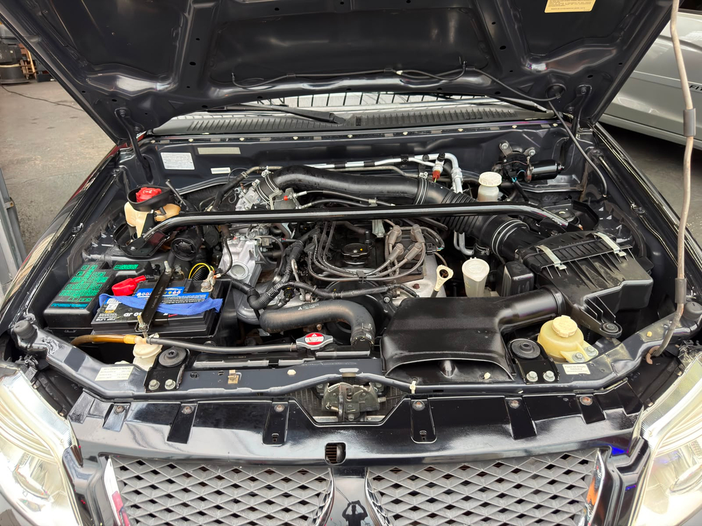 Mitsubishi Pajero TR4 Preto