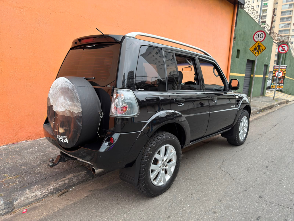 Mitsubishi Pajero TR4 Preto