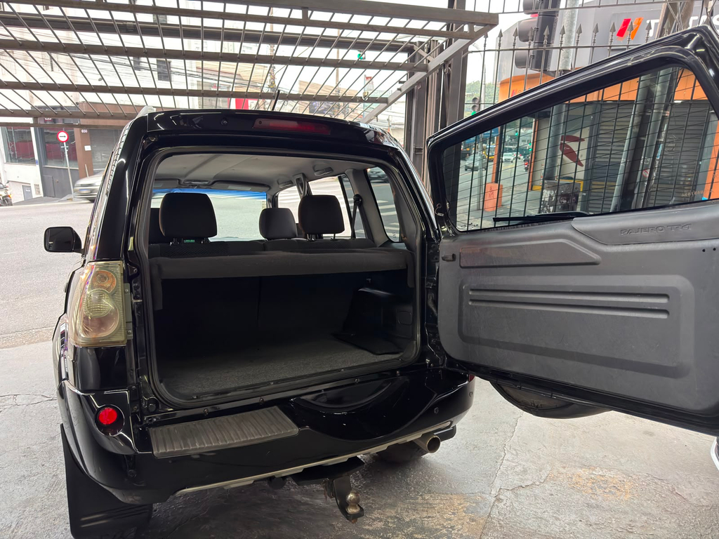 Mitsubishi Pajero TR4 Preto