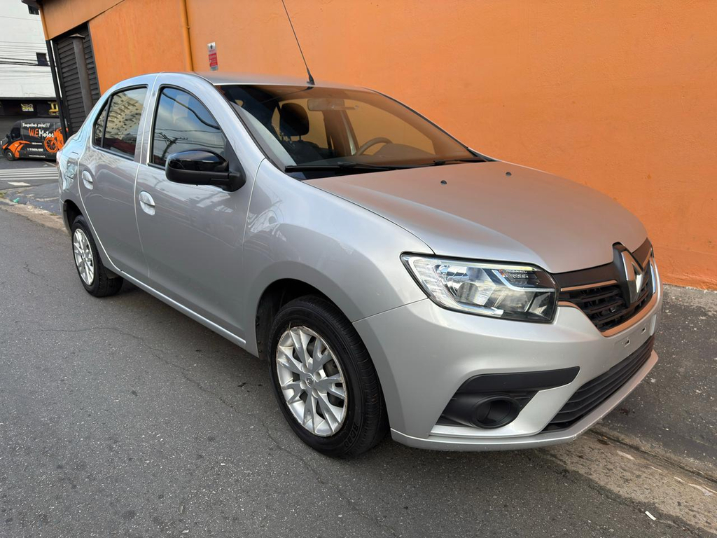 Renault Logan Prata