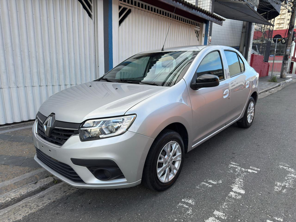 Renault Logan Prata