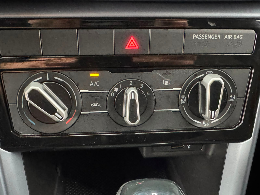 Volkswagen T-Cross Cinza