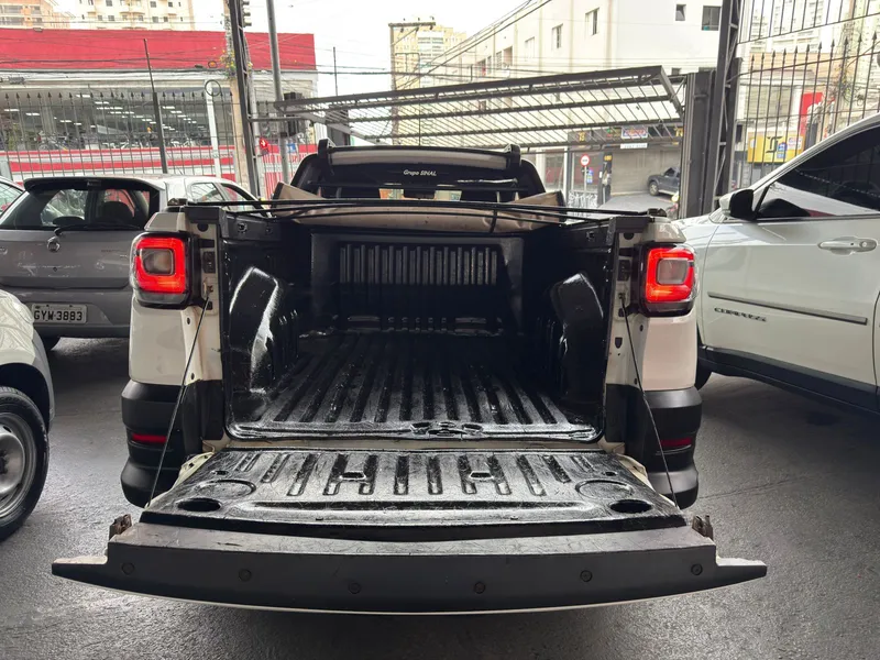Fiat Strada Branco