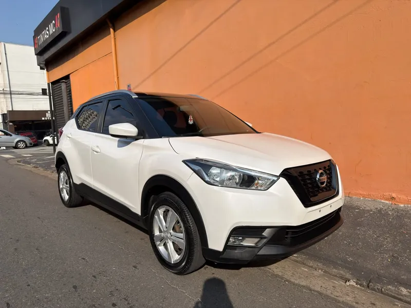 Nissan Kicks Branco
