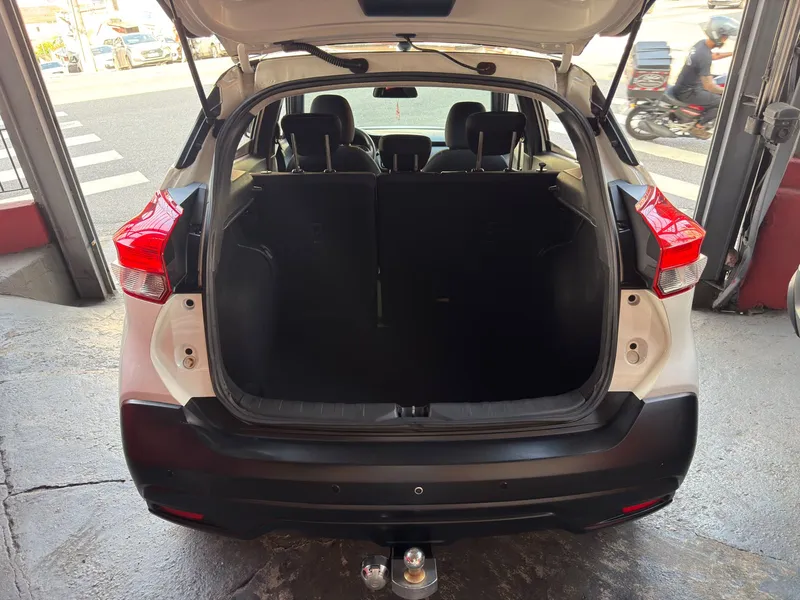 Nissan Kicks Branco
