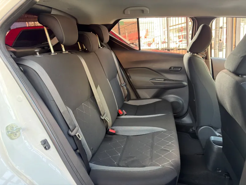 Nissan Kicks Branco