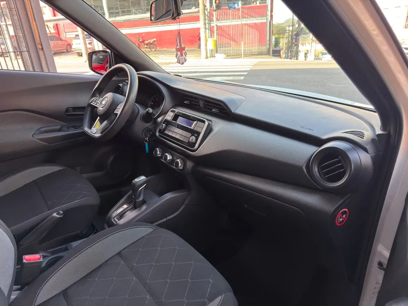 Nissan Kicks Branco