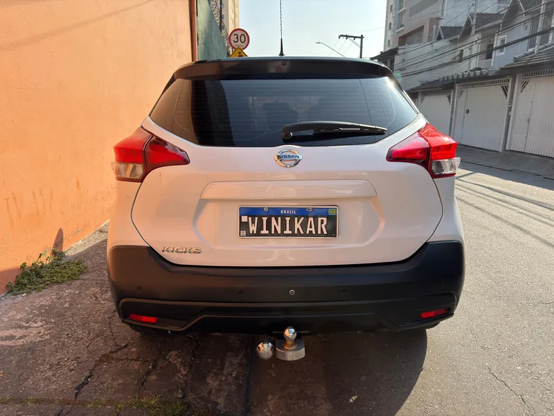 Nissan Kicks Branco