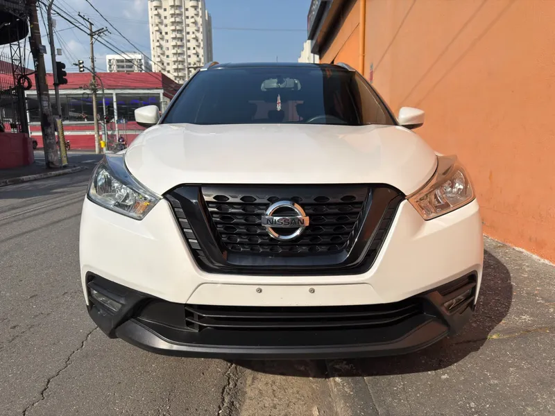 Nissan Kicks Branco