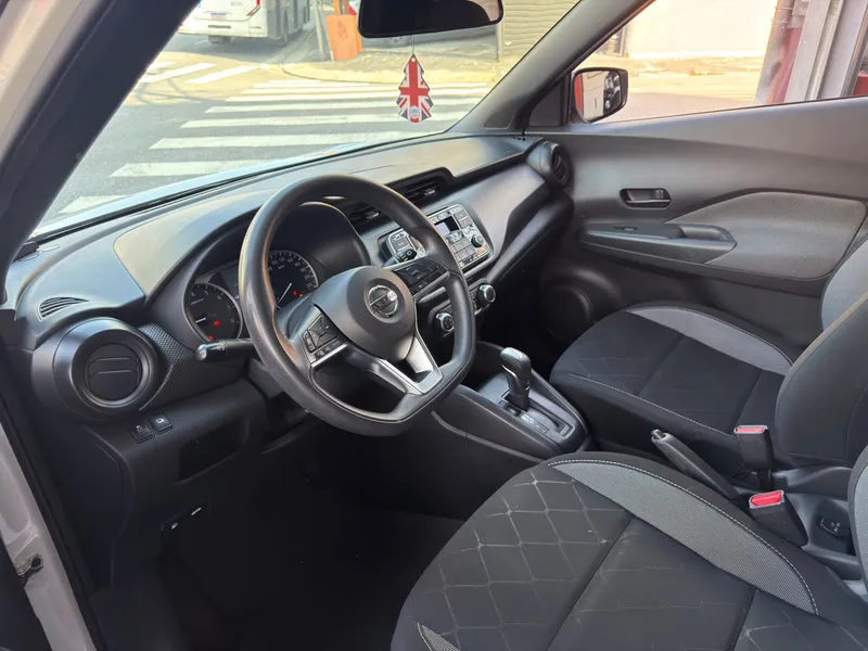 Nissan Kicks Branco