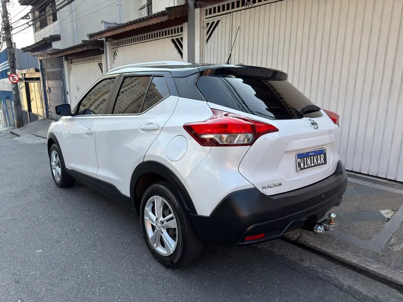 Nissan Kicks Branco