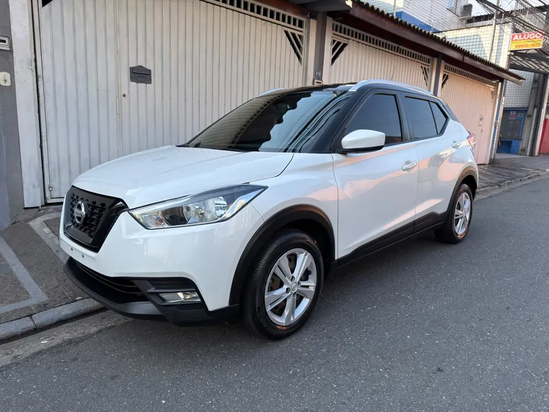 Nissan Kicks Branco
