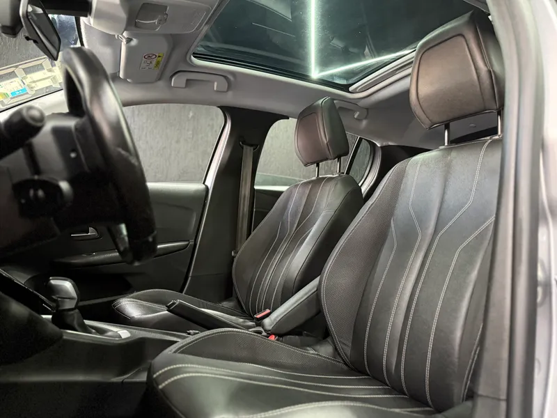 Peugeot 208 Griffe 1.6 Flex Automático - foto 12