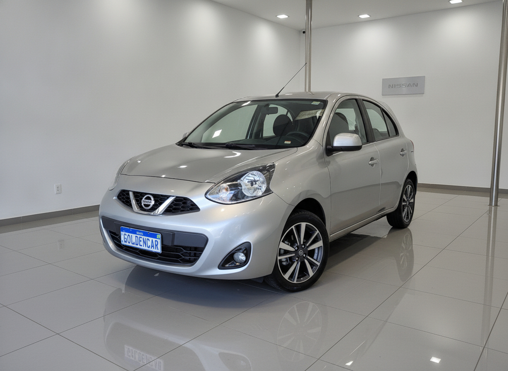 Nissan March Cinza