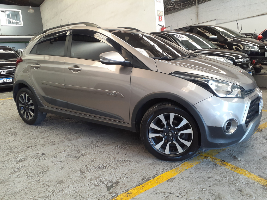 Hyundai HB20X Prata