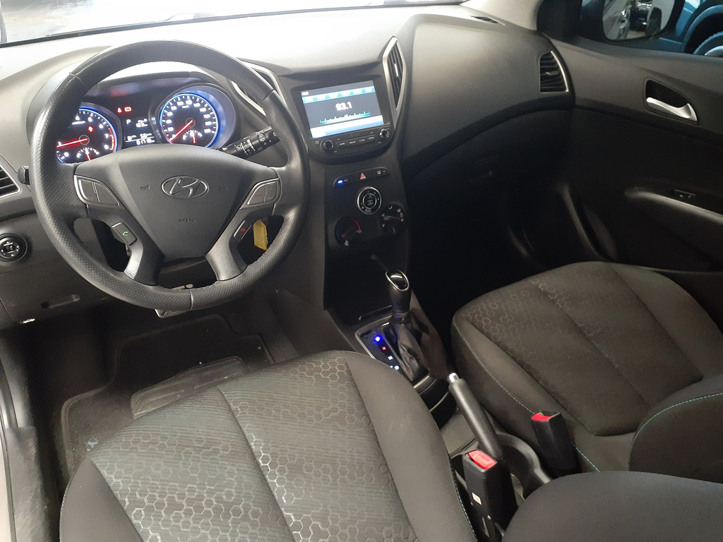 Hyundai HB20X Prata