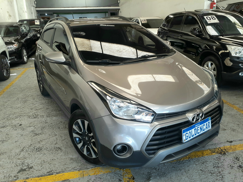 Hyundai HB20X Prata