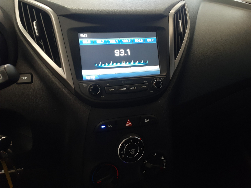 Hyundai HB20X Prata