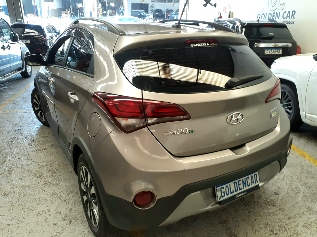 Hyundai HB20X Prata