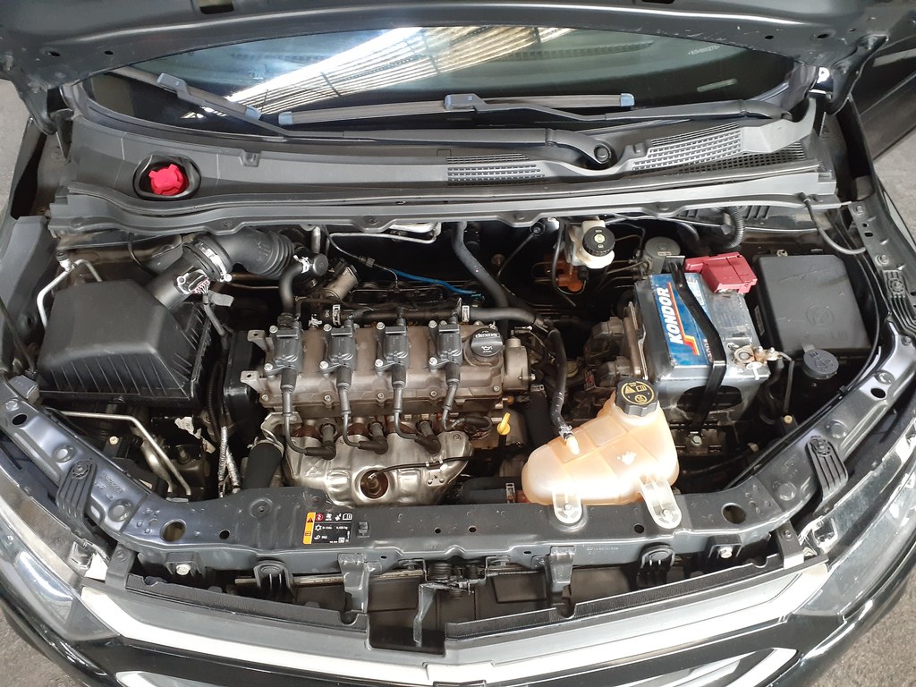 Chevrolet Onix Preto