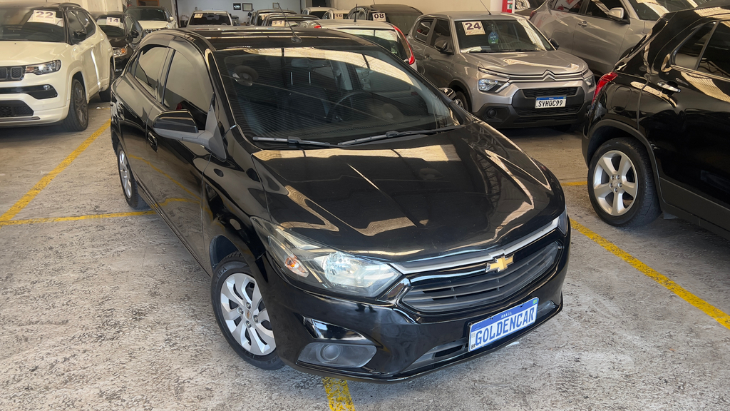 Chevrolet Onix Preto