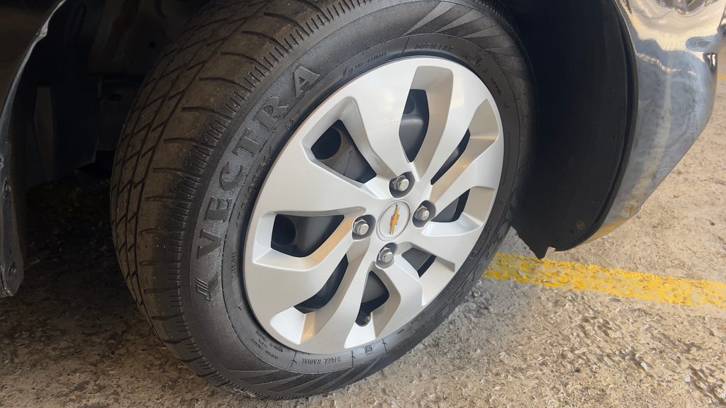 Chevrolet Onix Preto