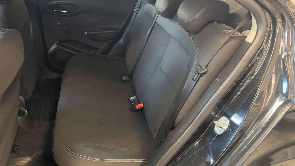 Chevrolet Onix Preto
