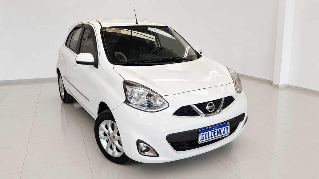 Nissan March Branco
