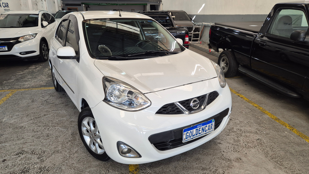 Nissan March Branco