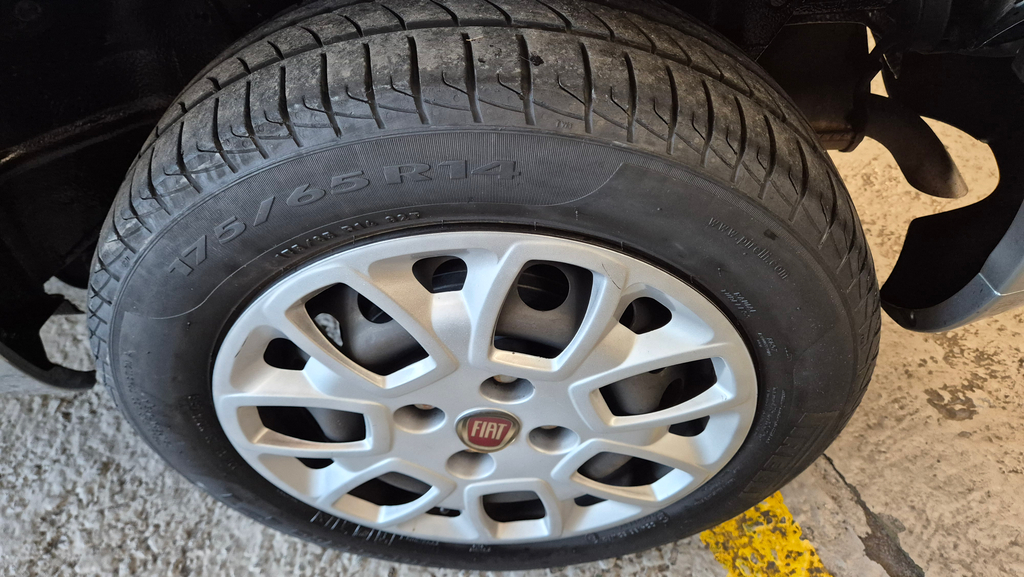 Fiat Uno Cinza