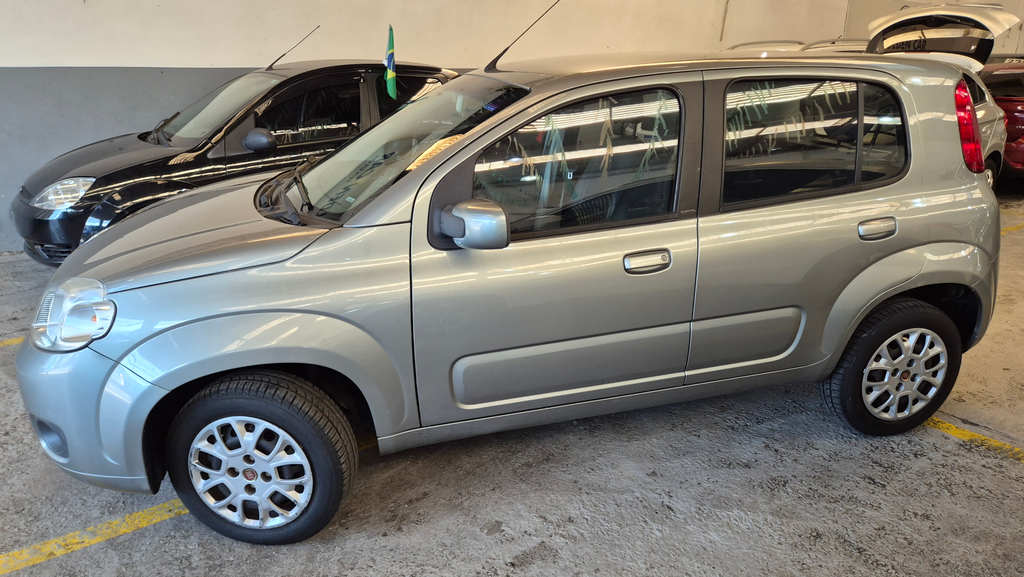 Fiat Uno Cinza