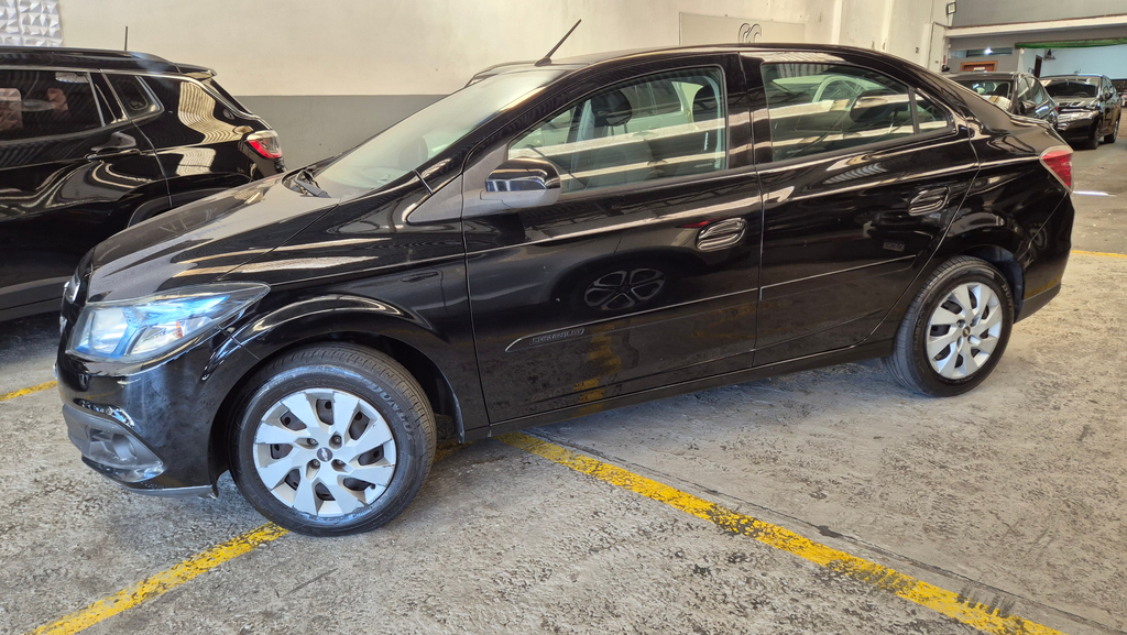 Chevrolet Prisma Preto