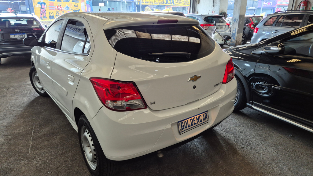 Chevrolet Onix Branco