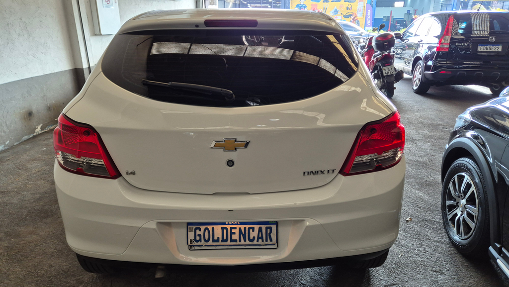 Chevrolet Onix Branco