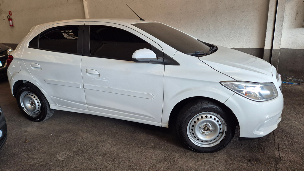 Chevrolet Onix Branco