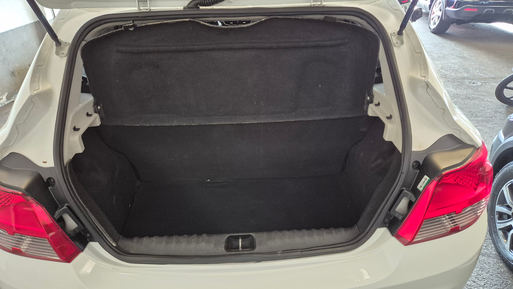 Chevrolet Onix Branco
