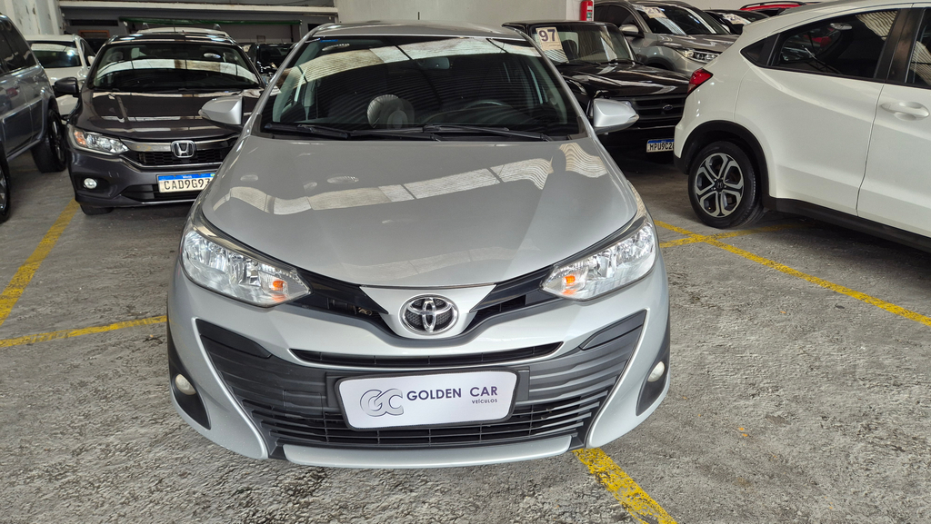 Toyota Yaris Sedan Prata