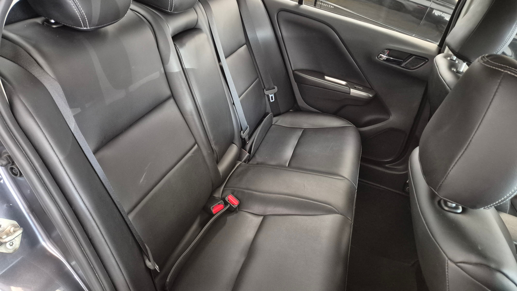 Honda City Cinza