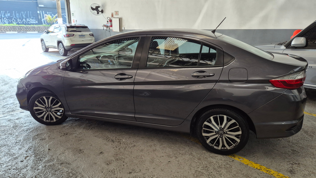Honda City Cinza