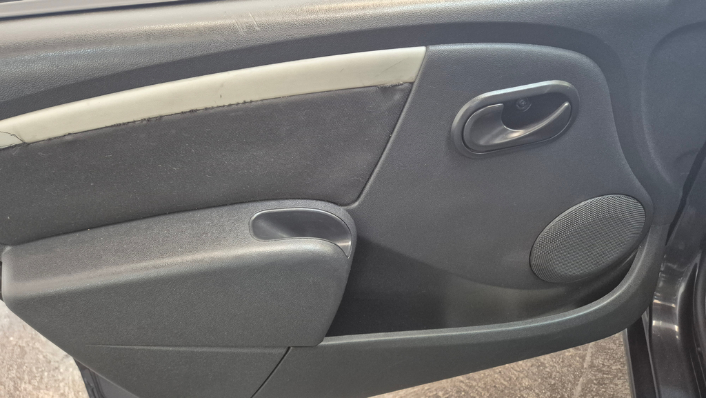 Renault Logan Cinza