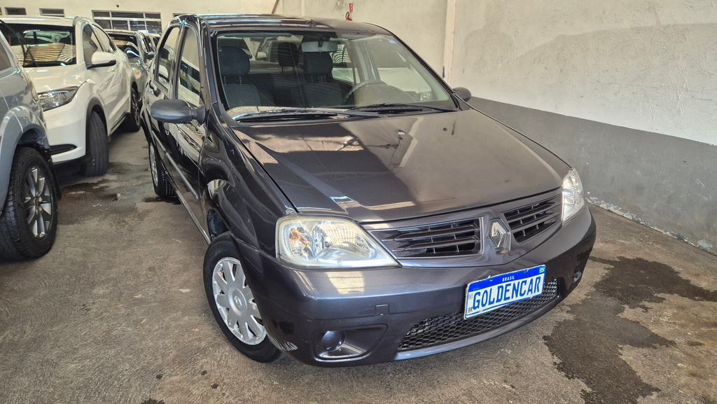 Renault Logan Cinza