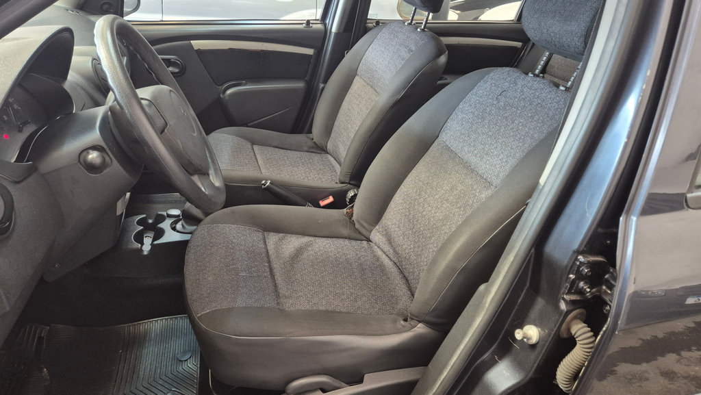 Renault Logan Cinza