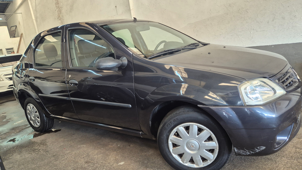 Renault Logan Cinza