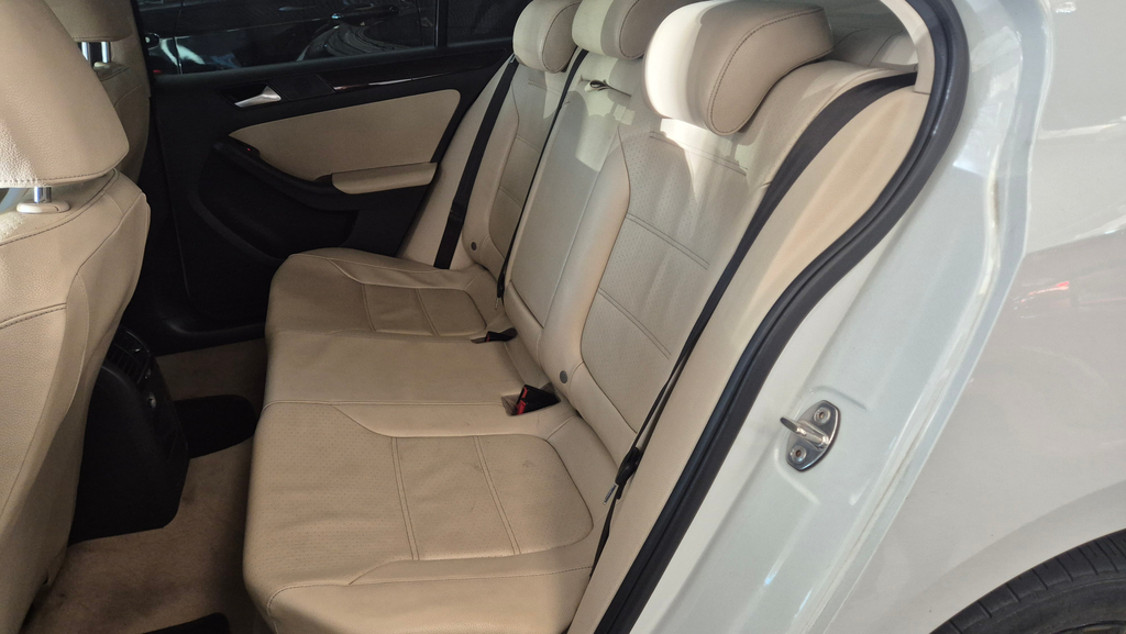 Volkswagen Jetta Branco