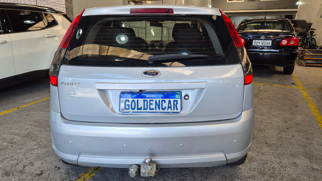 Ford Fiesta Hatch Prata