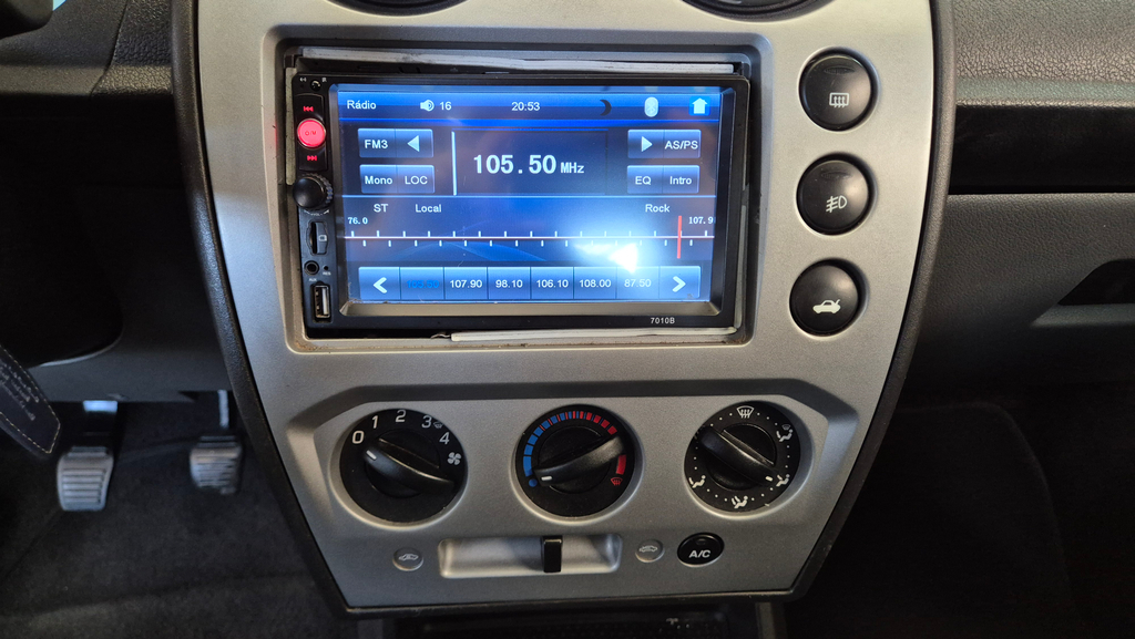 Ford Fiesta Hatch Prata