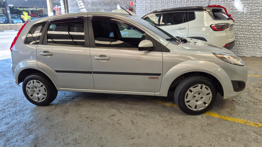Ford Fiesta Hatch Prata