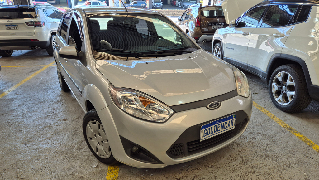 Ford Fiesta Hatch Prata