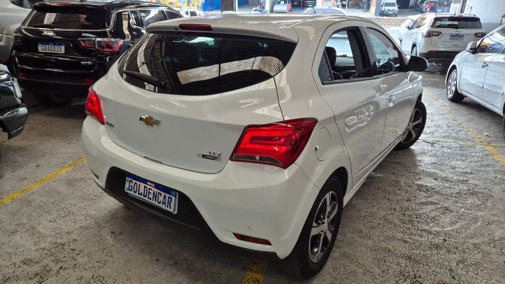 Chevrolet Onix Branco